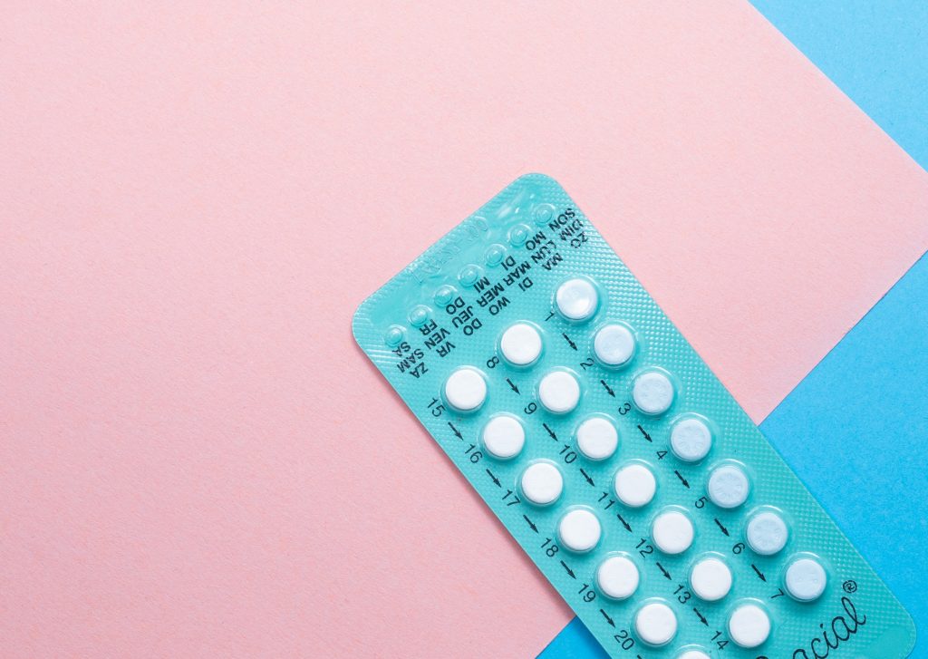 Ești pe tratament hormonal și ai un zbor mai lung de 5 ore? Ține cont de câteva reguli de aur