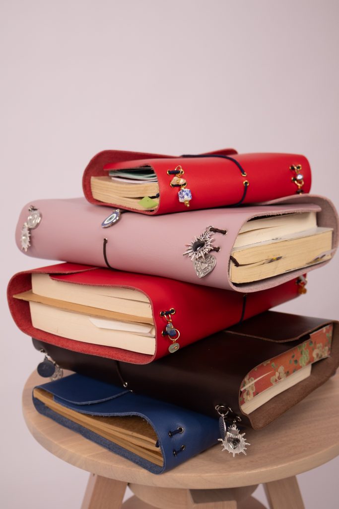 Sky Atelier, brandul care creează jurnale luxury la prețuri accesibile